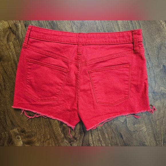Universal Thread fuchsia midi shorts Size 4/27R - Picture 2 of 3